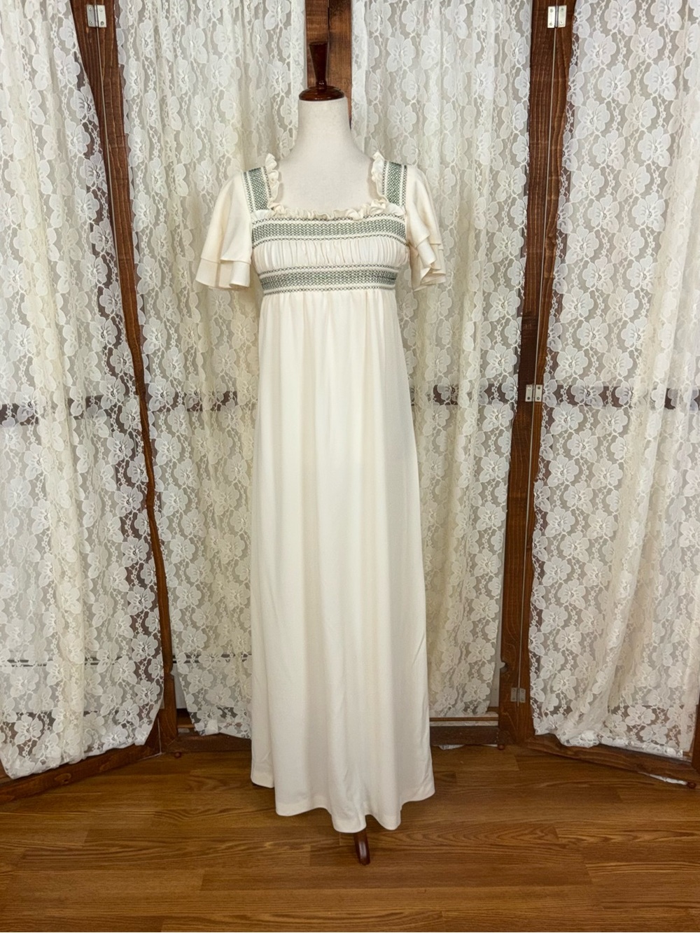 Super Cute Vintage 1970s Polyester Maxi Dress